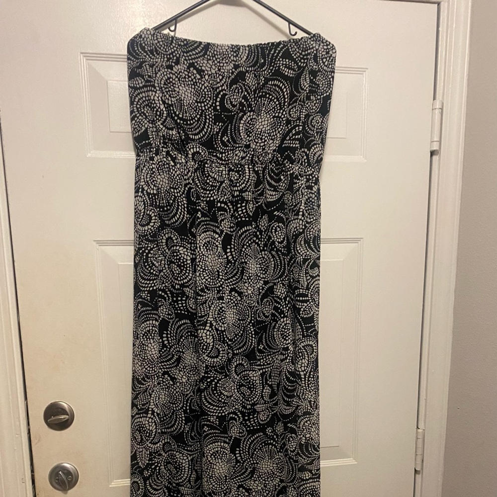 Black and White Sleeveless Jumpsuit.  NWOT - Picture 5 of 5